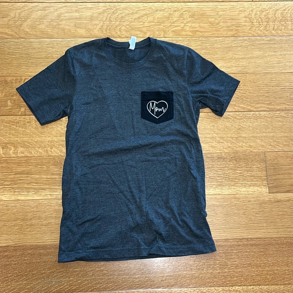 Sweetees mom t shirt size small